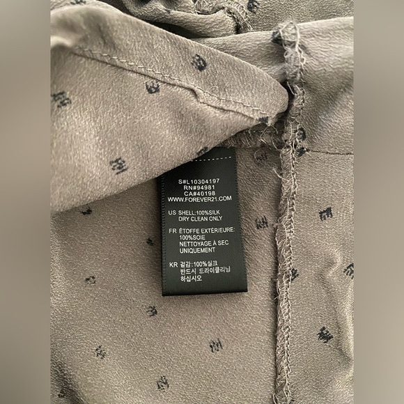 Forever 21 Drapey Taupe Brown Black Short Sleeve 100% Silk Shirt Blouse Small - Picture 4 of 5